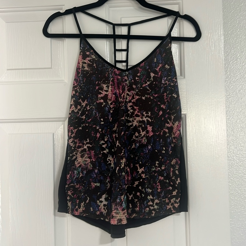 Lululemon tank size 4